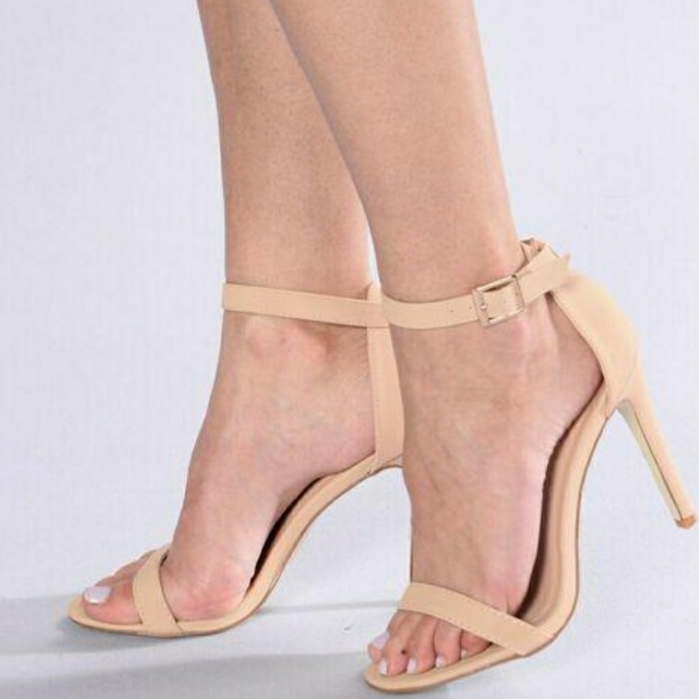 Heels - Picture 4 of 4
